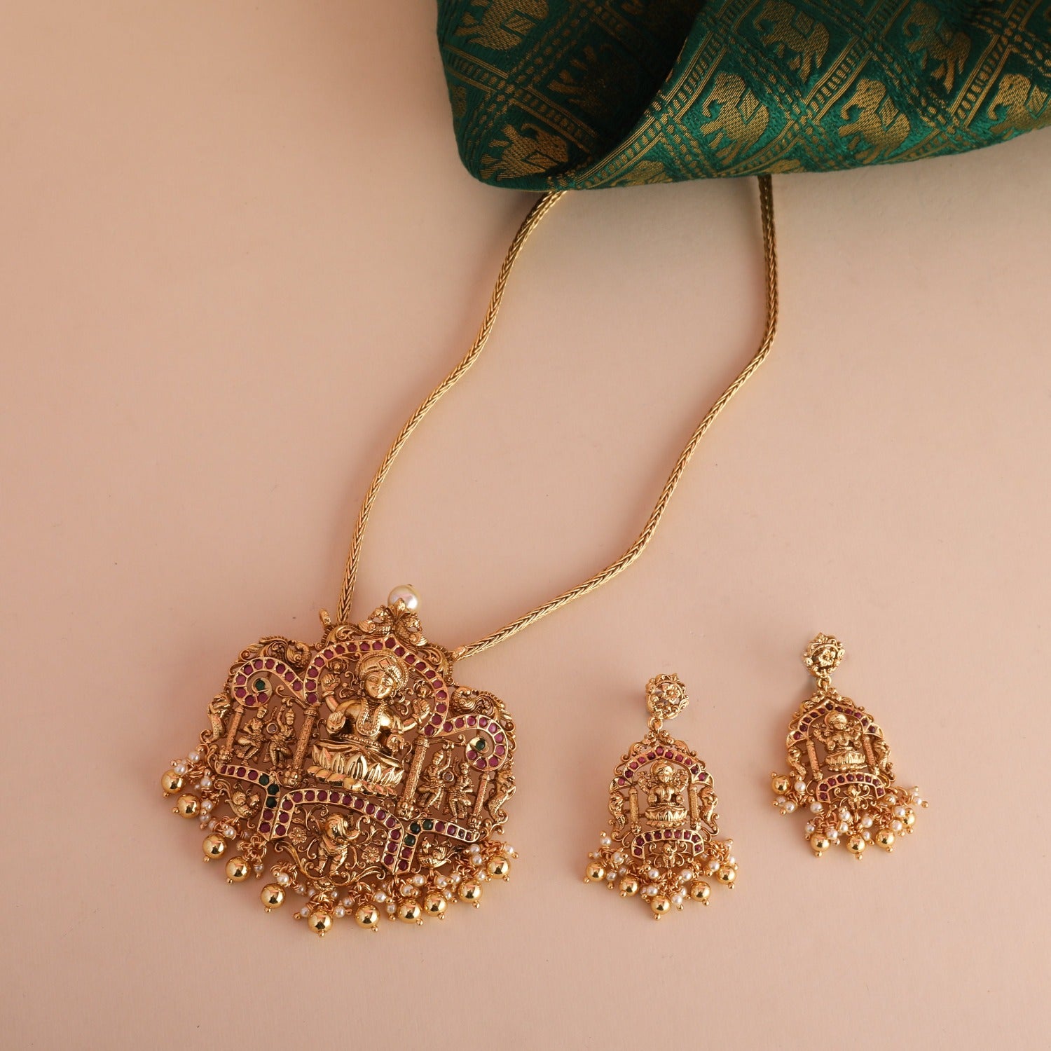 Deetya Antique Nakshi Silver Pendant Set