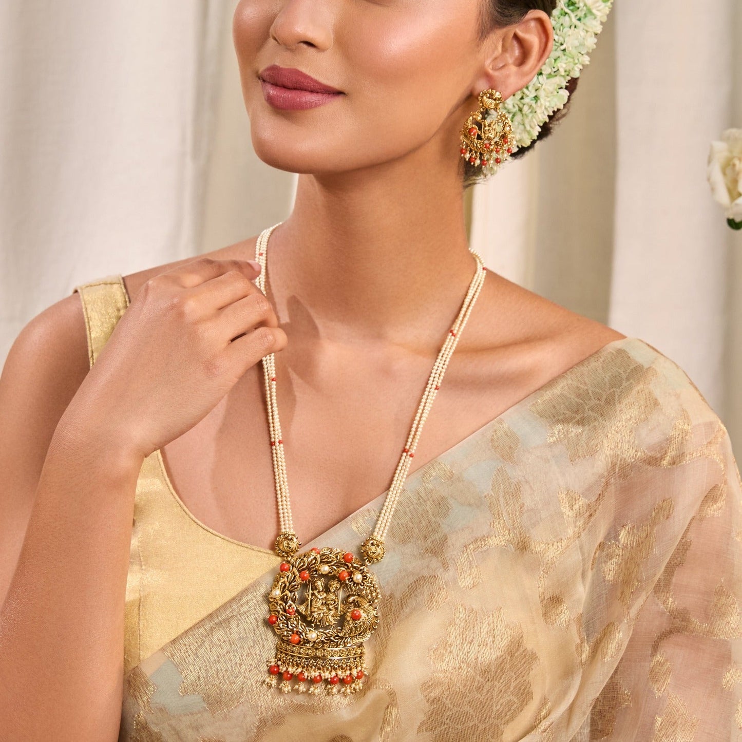 Manohar Antique Silver Pendant Set