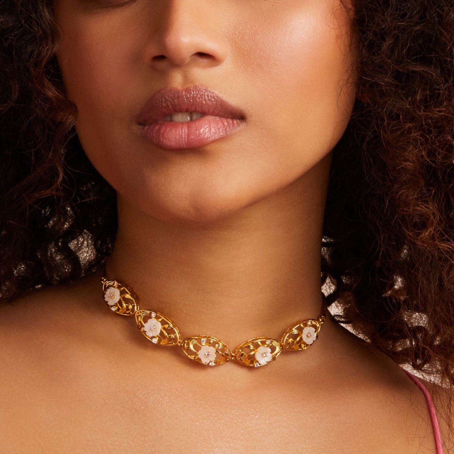 Blossom Veil Silver Short Necklace