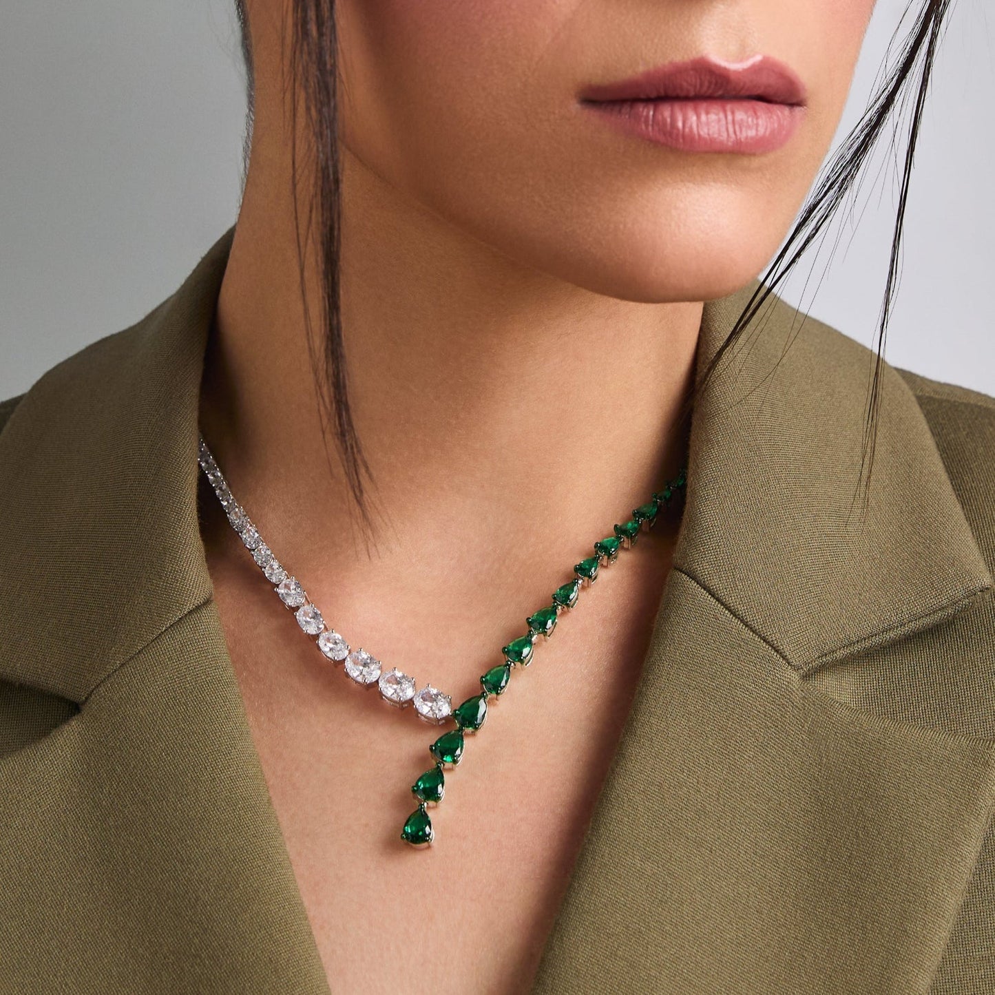 Emeraude Captivating Silver Necklace