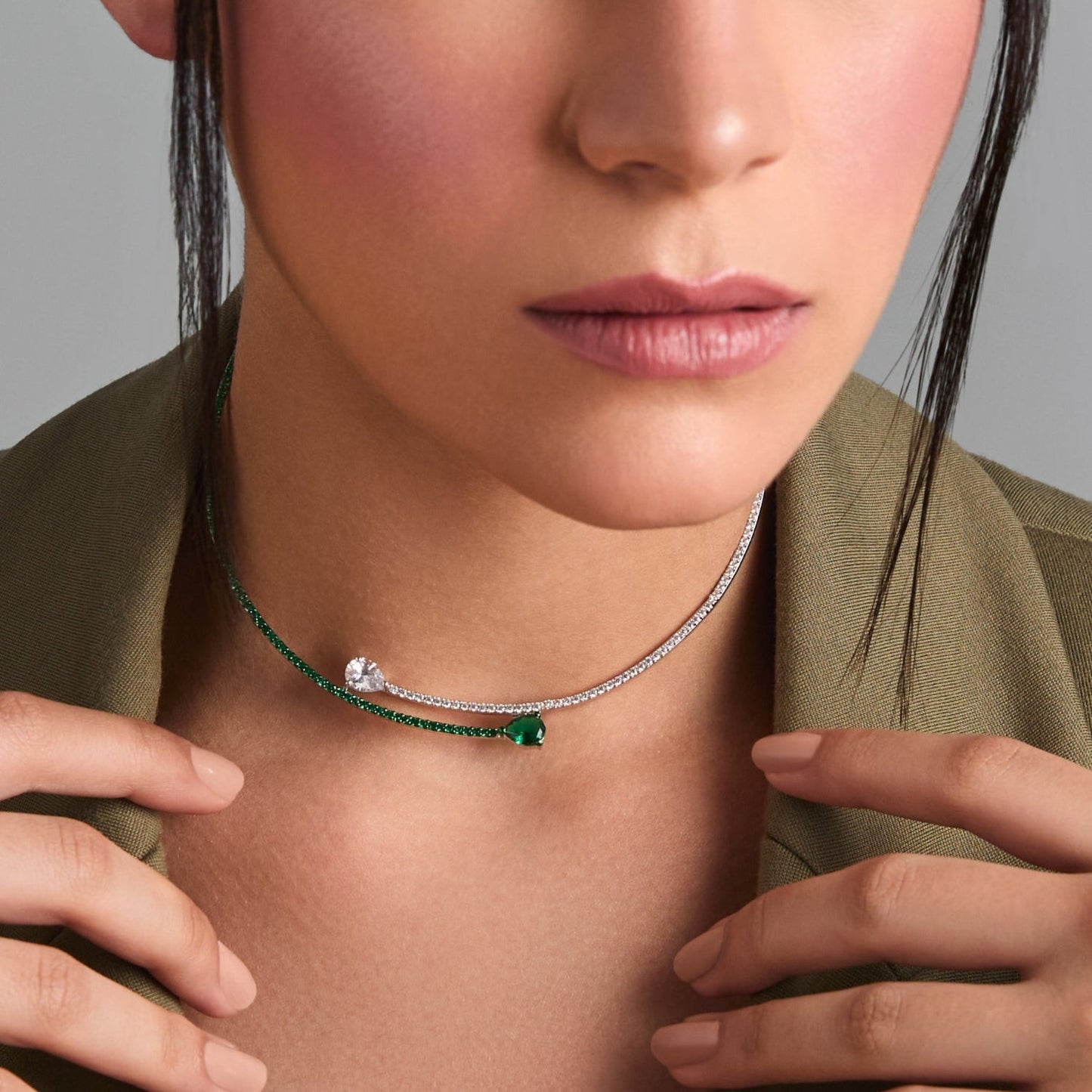 Emeraude Ravishing Silver Cuff Necklace