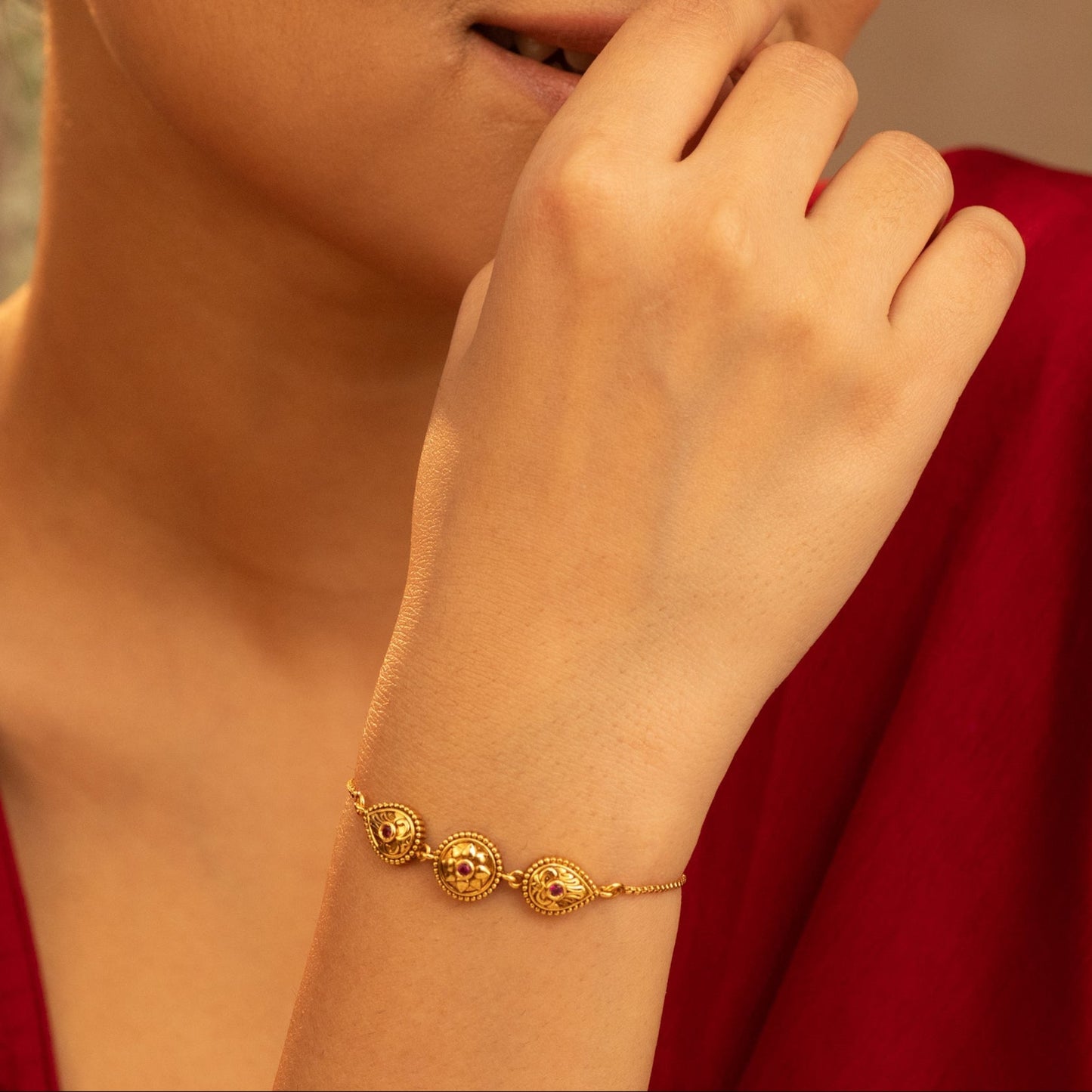 Aarini Antique Silver Bracelet