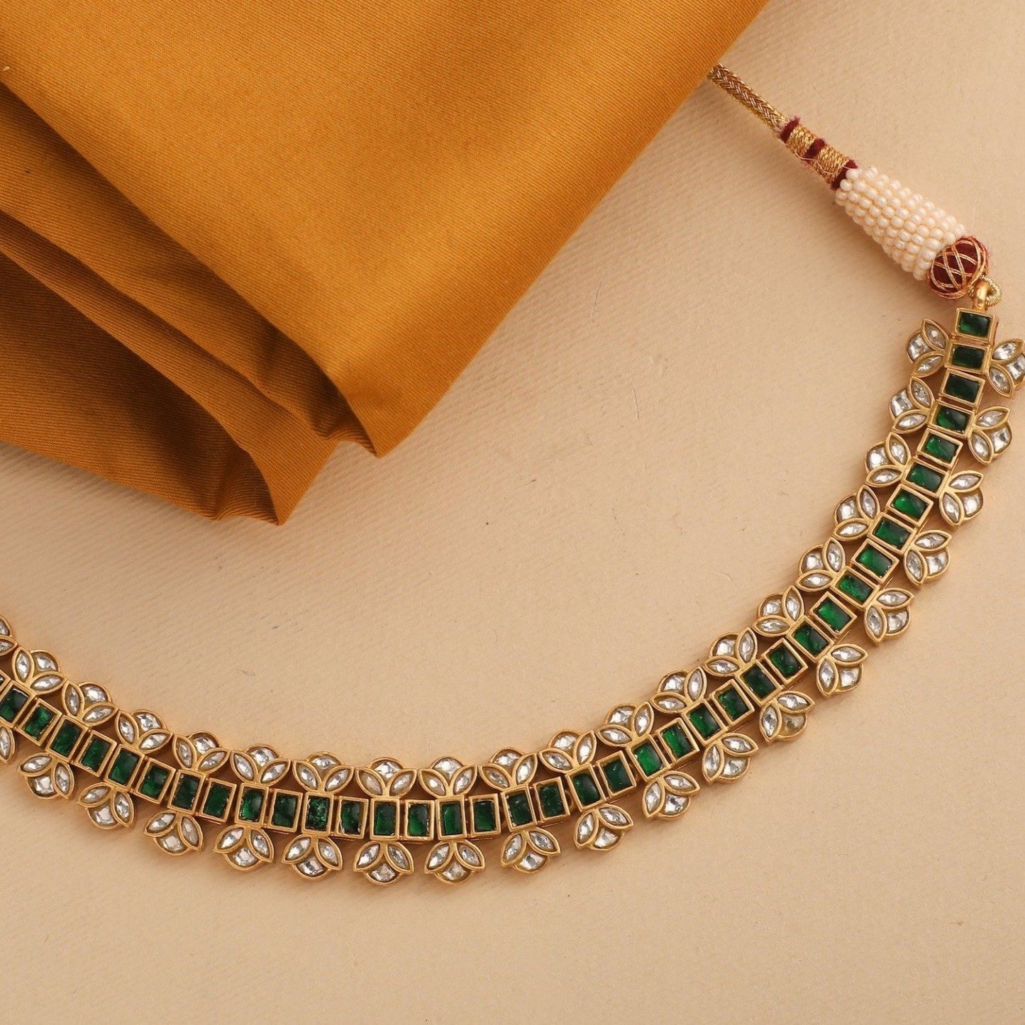 Saurika Jadau Simple Silver Choker