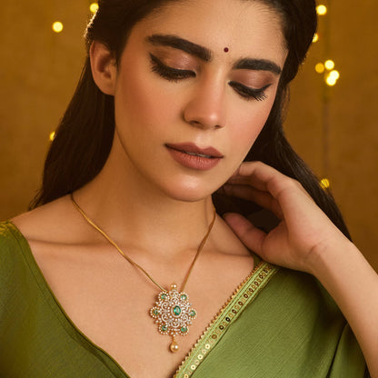 Nivriti Green & White CZ Silver Pendant Necklace
