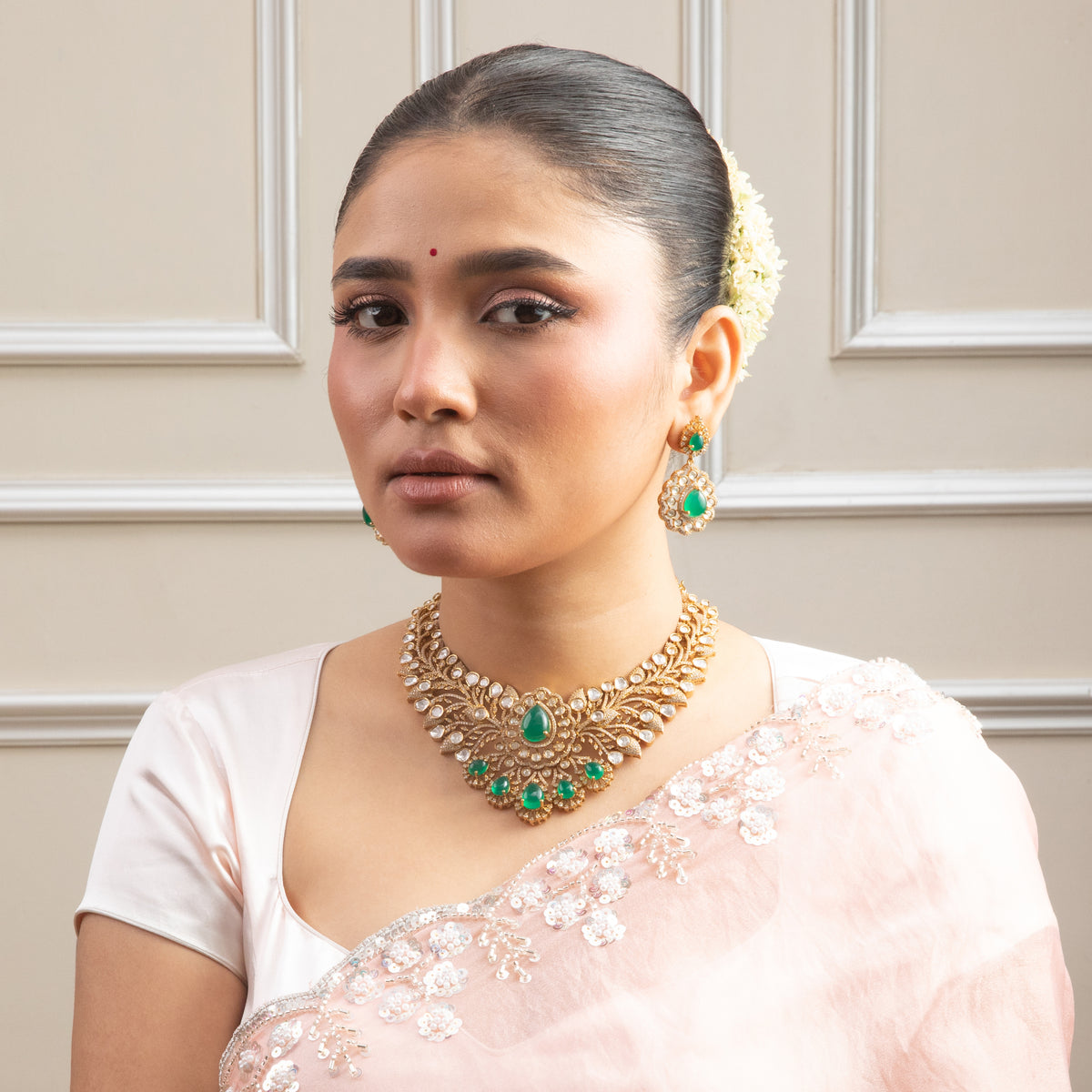 Ivara Emerald Silver Necklace Set
