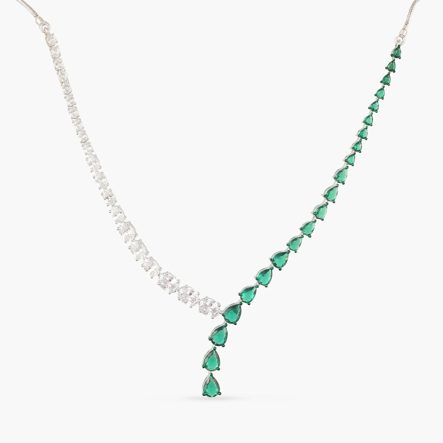 Emeraude Captivating Silver Necklace