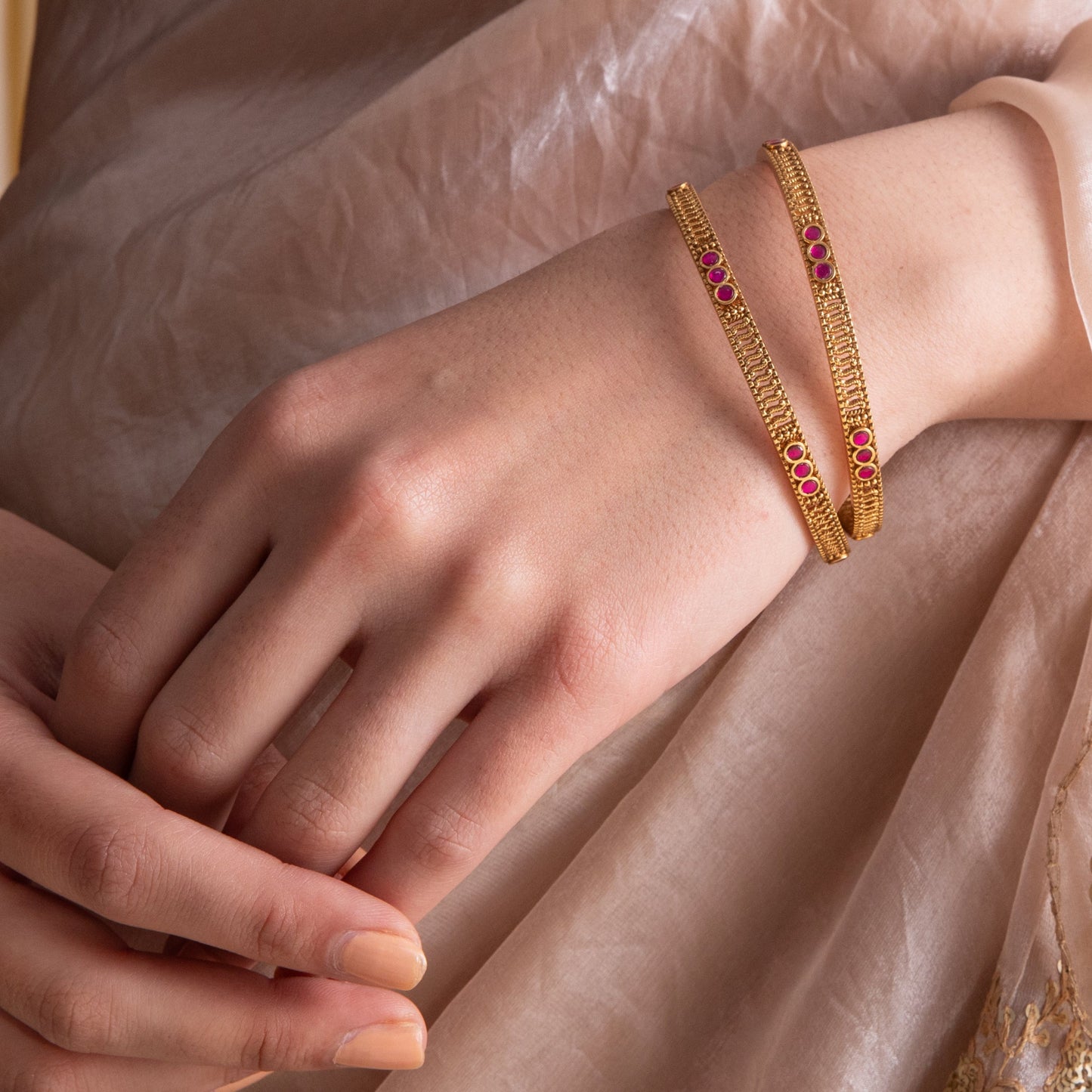 Nila Antique Silver Bangles