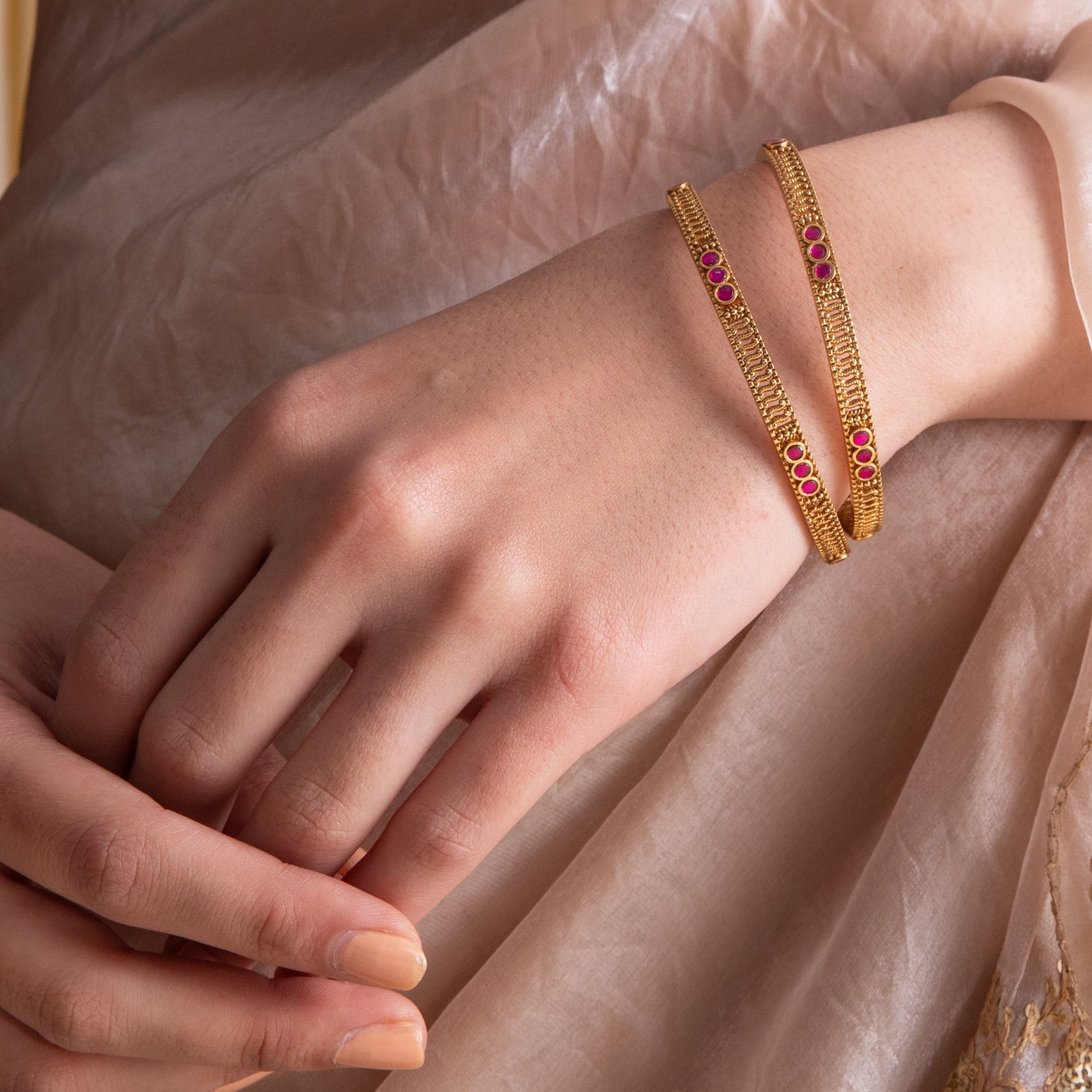 Nila Antique Silver Bangles