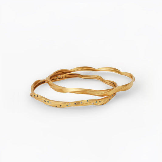 Coastline Sway Silver Bangle