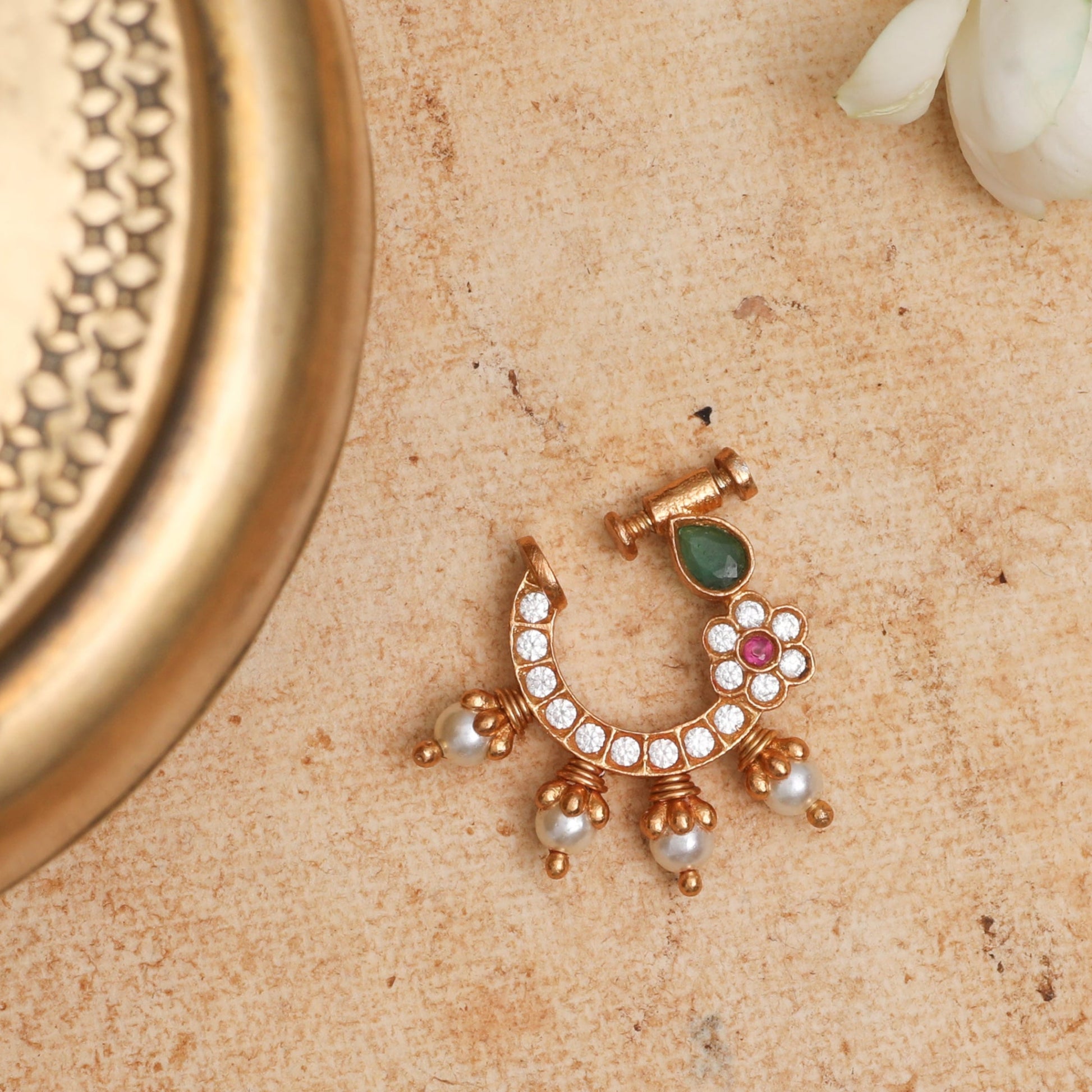 Vihitha Kempu Jadau SIlver Nose Ring