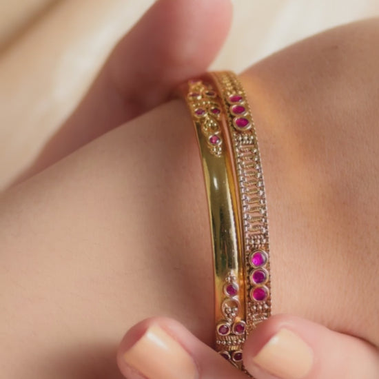Nila Antique Silver Bangles
