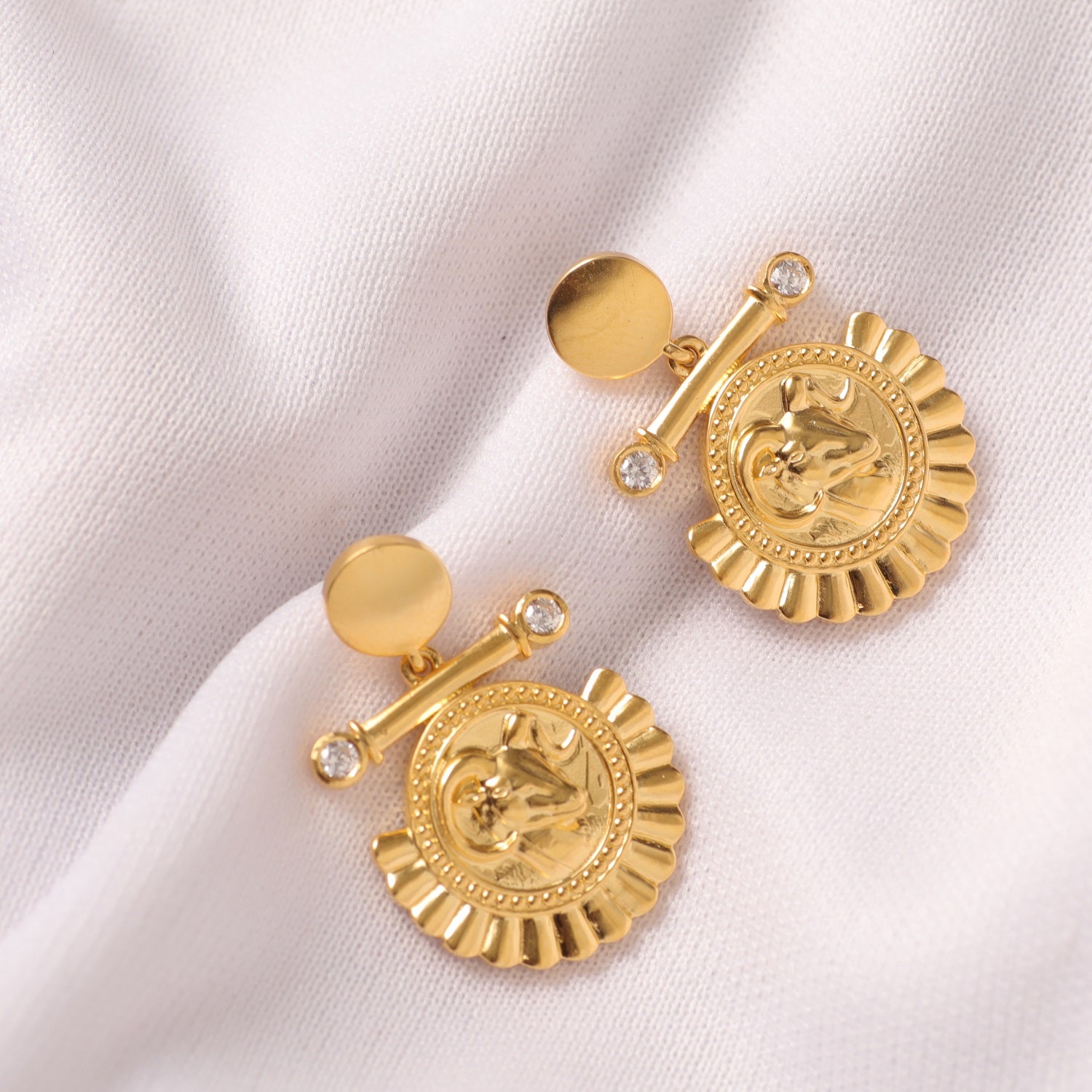 Buy Amara White Gold Stud Earrings Online | Designer Jewellery online  Shopping India | Diamond Earrings Online Shopping
