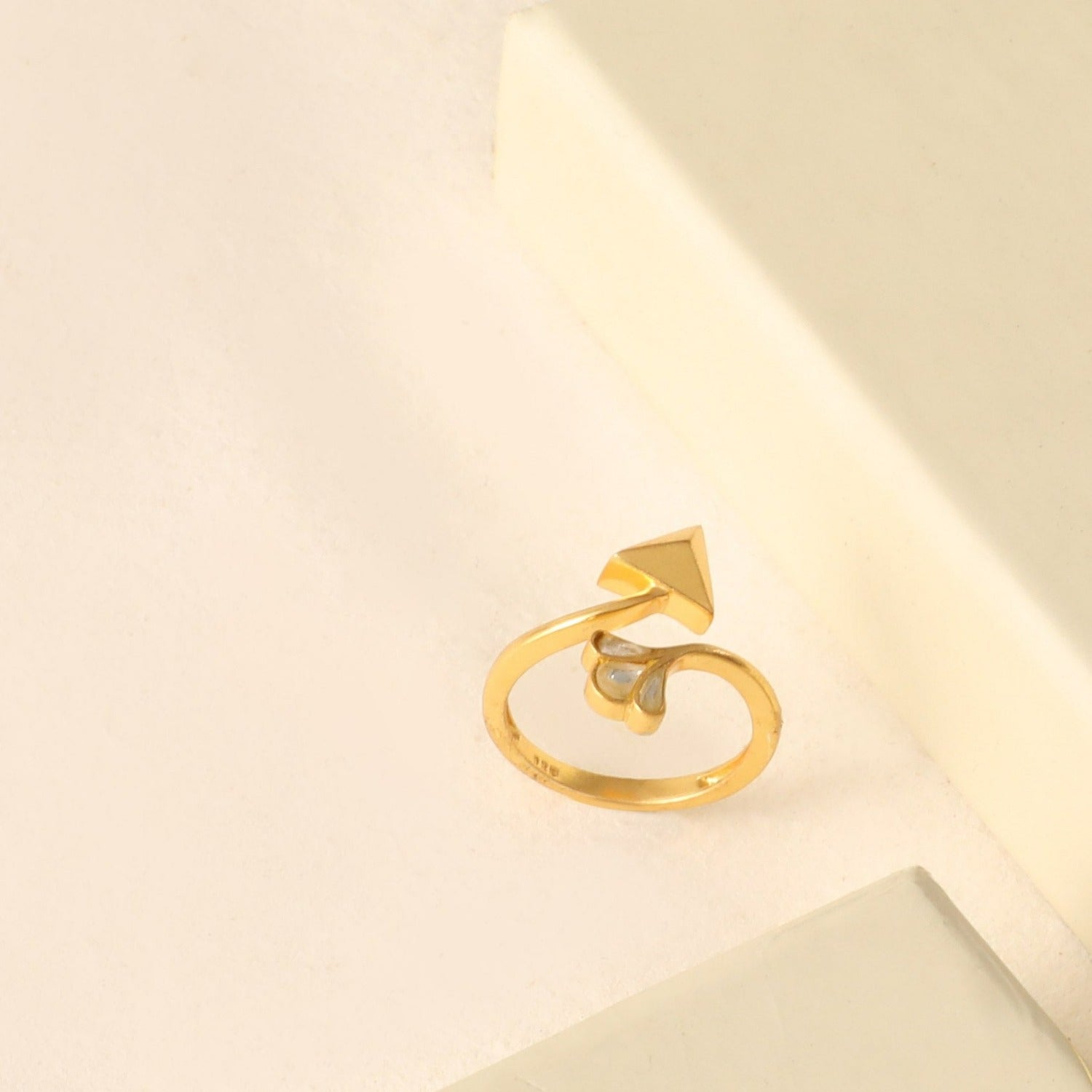 Pyramid Floral Silver Finger Ring