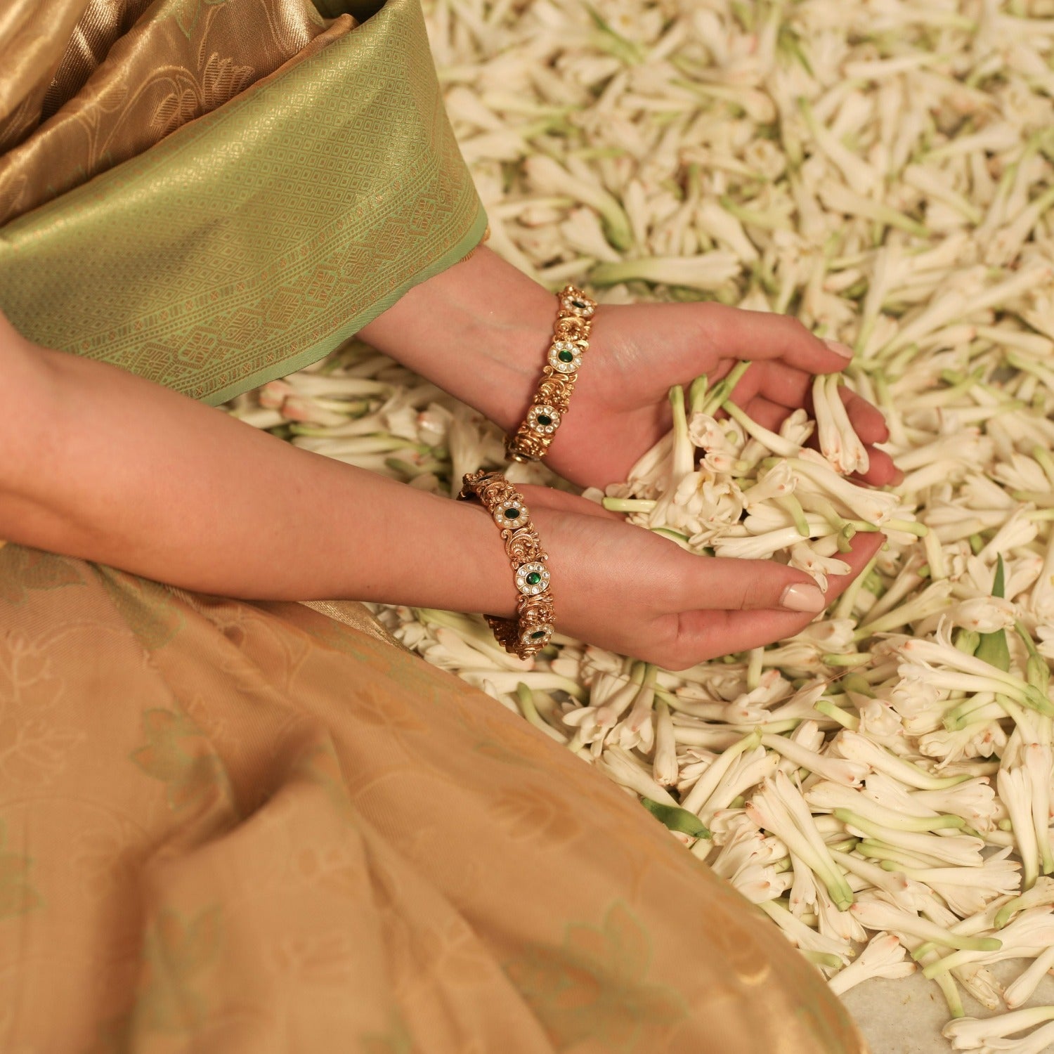 Dps. AsMa Mujeer | Bangles jewelry designs, Bangle designs, Bridal bangles